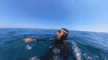 Ibn Nasnas, el polémico youtuber que se coló en las islas Chafarinas, ahora a juicio por comerse un perro en Marruecos