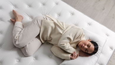 Las mejores almohadas para descansar mejor: ¿cuál comprar según tu postura favorita al dormir?