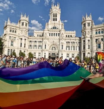 El Orgullo 2026 de Madrid reúne a una multitudinaria marea arcoíris para [...]
