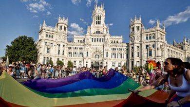 El Orgullo 2026 de Madrid reúne a una multitudinaria marea arcoíris para clamar "disidencia y resistencia"