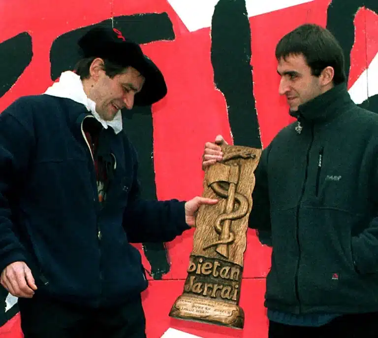 2.354 años de cárcel y un banquillo: la justicia que espera a 'Josu Ternera' en España
