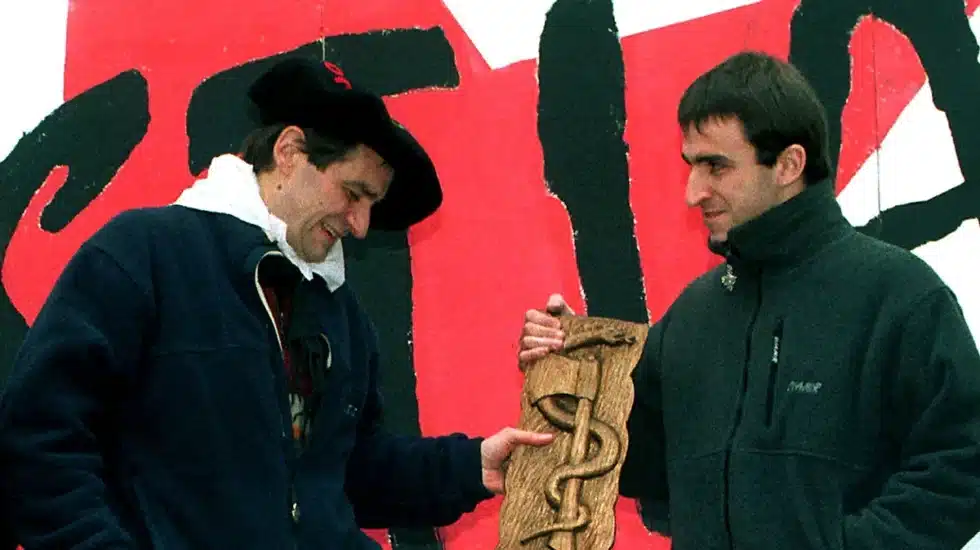 2.354 años de cárcel y un banquillo: la justicia que espera a 'Josu Ternera' en España