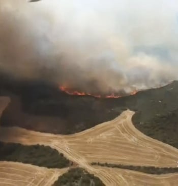 Evacuadas tres localidades por un incendio con "gran potencial de crecimiento y [...]
