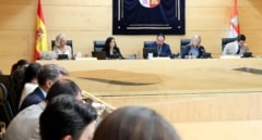 La Junta anuncia ayudas para bonificar el 60% de los peajes y subvenciones de hasta 900 euros para el carné de conducir