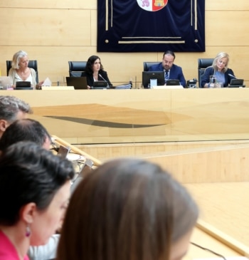 La Junta anuncia ayudas para bonificar el 60% de los peajes y [...]