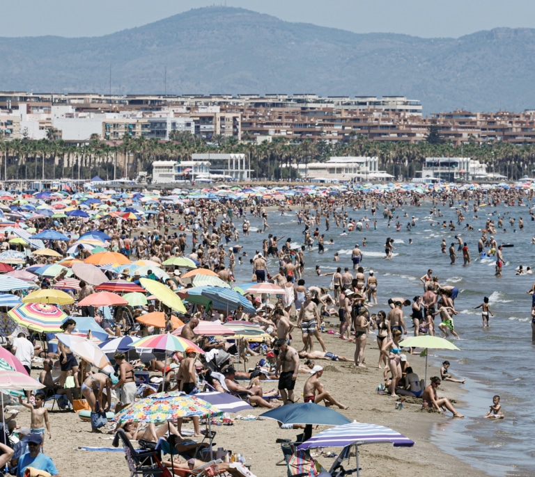 España, a por los 100 millones de turistas