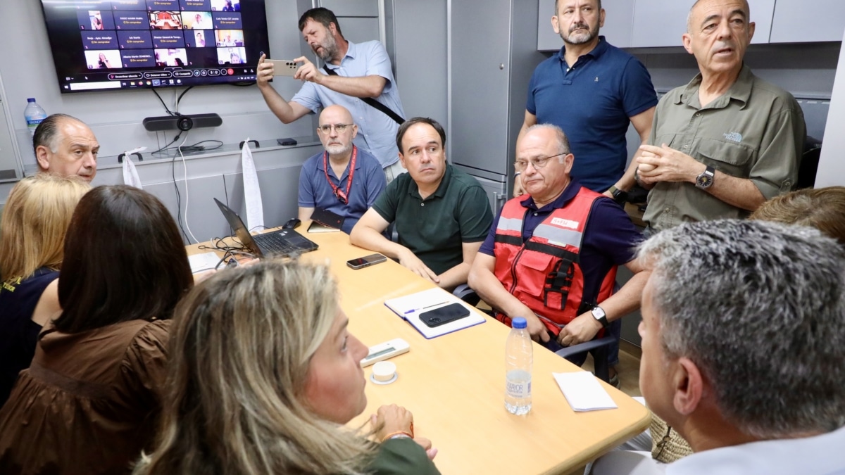 La Generalitat levanta la evacuación en seis municipios afectados por el incendio de la Vall d'Uixó