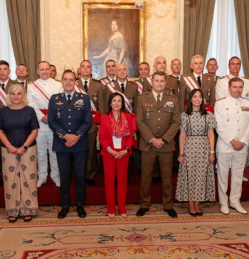 La directora de la Guardia Civil acude al acto de condecoración del [...]