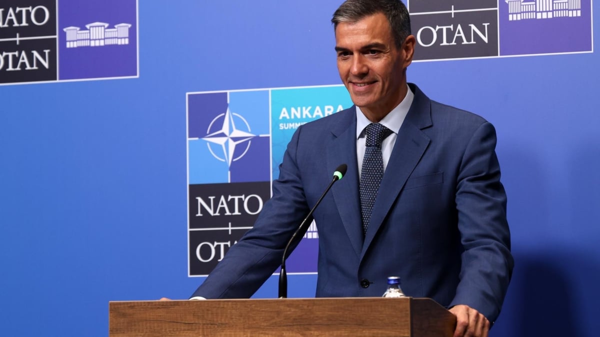 Sánchez con revólver