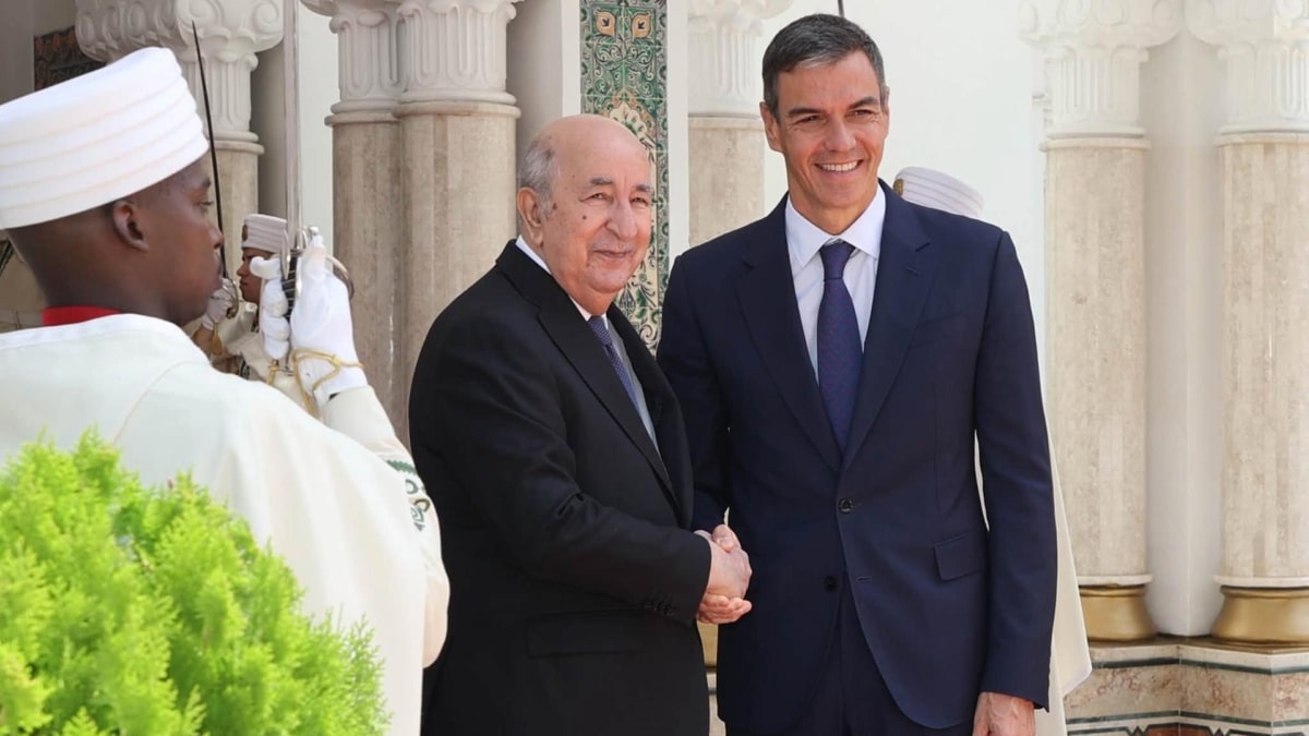 Sánchez en Argel: hipocresía felona y cosmética institucional