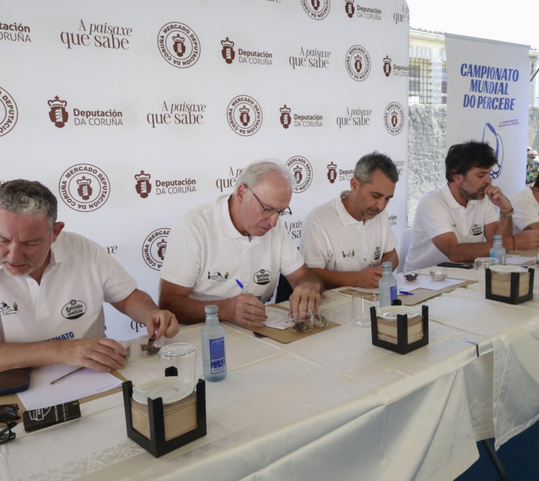 Puerto Vega gana el Mundial del Percebe por delante de Cedeira y Luarca