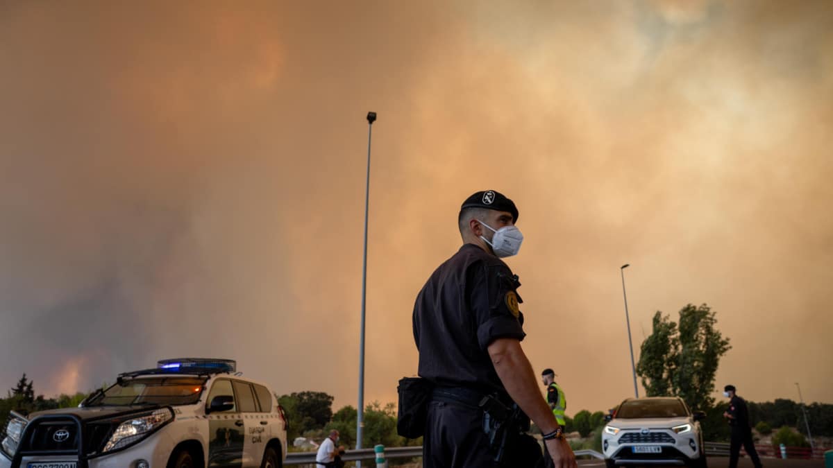Detenido un hombre e investigado otro por provocar presuntamente el incendio de Ávila con maquinaria pesada