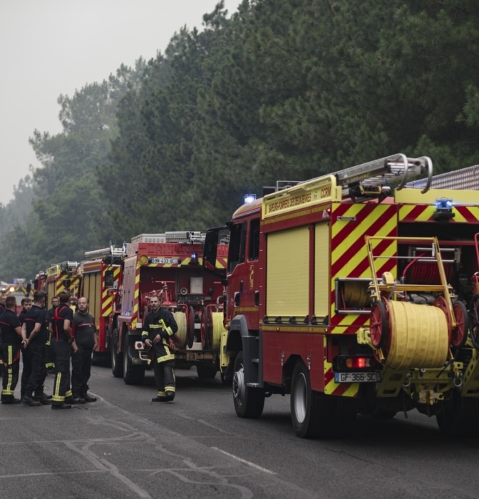 Los incendios en Francia obligan a evacuar a 220.000 personas tras arrasar 42.000 hectáreas en el entorno de Burdeos