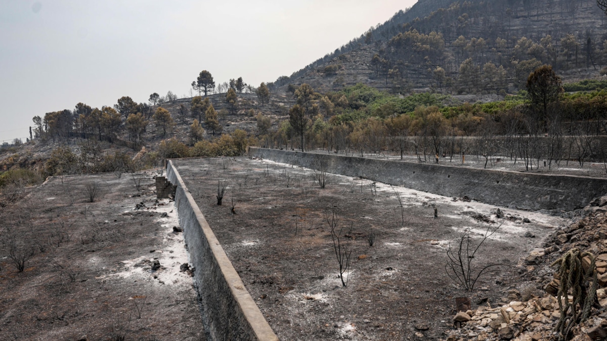 El incendio de la Vall d'Uixó supera las 8.500 hectáreas y mantiene un perímetro de 72 kilómetros