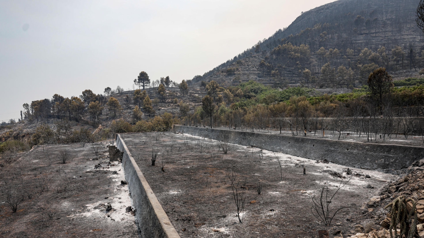 El incendio de la Vall d'Uixó supera las 8.500 hectáreas y mantiene un perímetro de 72 kilómetros