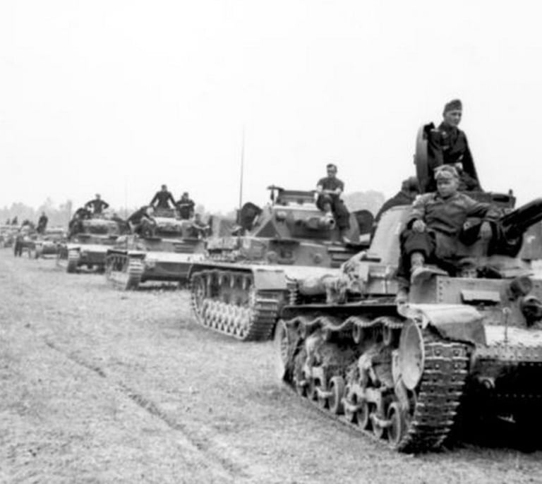 "Blitzkrieg", la sinfonía de acero que conquistó Europa en dos años
