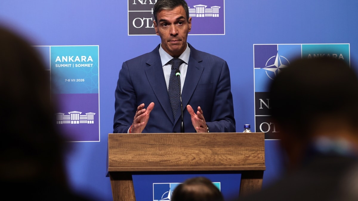 ANKARA (Turkey), 08/07/2026.- Spanish Prime Minister Pedro Sanchez speaks during a press conference at the 2026 NATO Summit in Ankara, Turkey, 08 July 2026. The NATO Summit takes place from 07-08 July. (Turquía) EFE/EPA/NECATI SAVAS