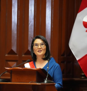 Keiko Fujimori toma posesión como presidenta de Perú y devuelve el fujimorismo [...]