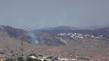 Aumentan a 1.405 los desalojados por el incendio de Los Gallardos (Almería)