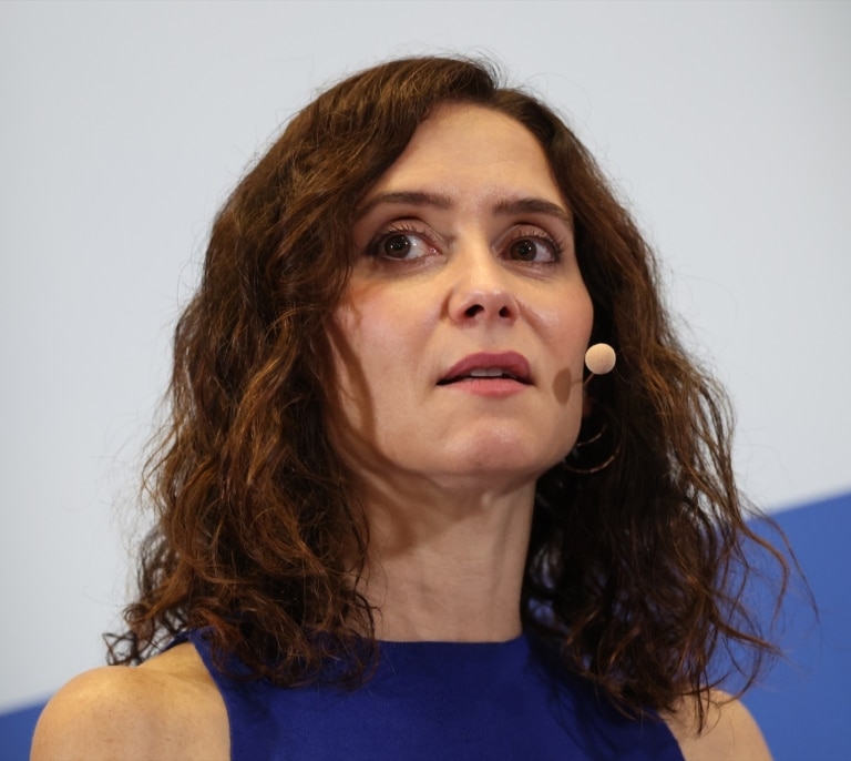Ayuso, sobre Feijóo por las bajas laborales: "Tiene más razón que un santo"