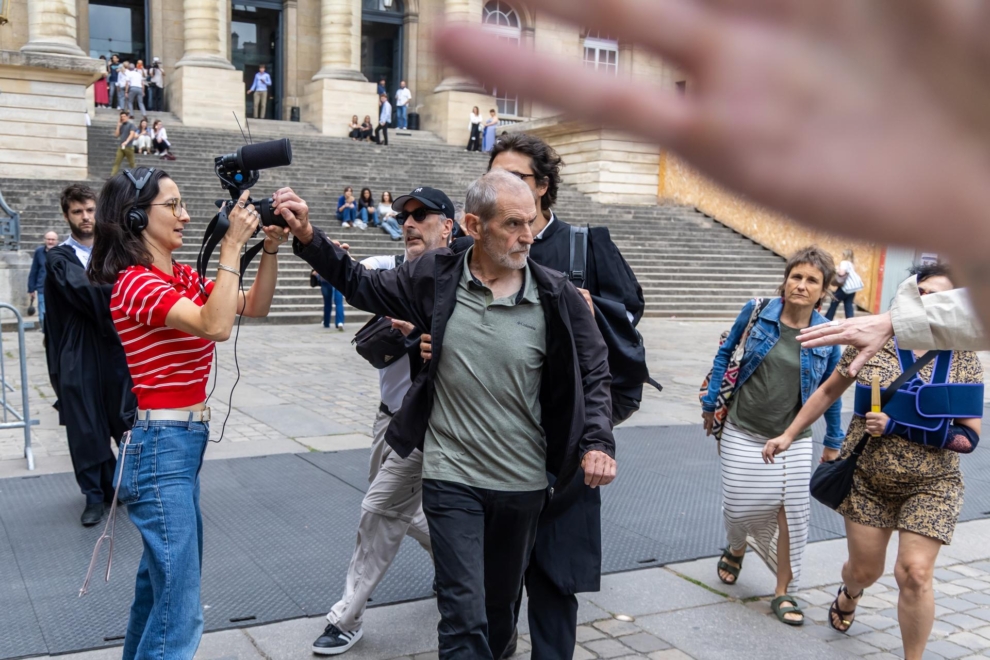 Josu Urrutikoetxea a la salida de los juzgados en París el pasado jueves.