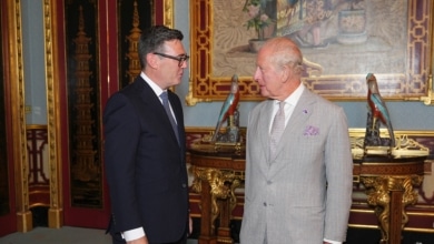 Burnham asume como primer ministro del Reino Unido y promete "los mayores cambios en 40 años"