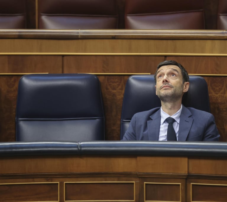Atar a Junts y 'asfixiar' a Podemos: el Gobierno apura los plazos para una prórroga de alquileres exitosa