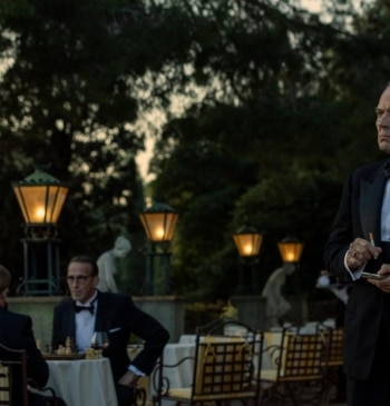 13 sospechosos y un crimen imposible: la nueva miniserie de Netflix con [...]