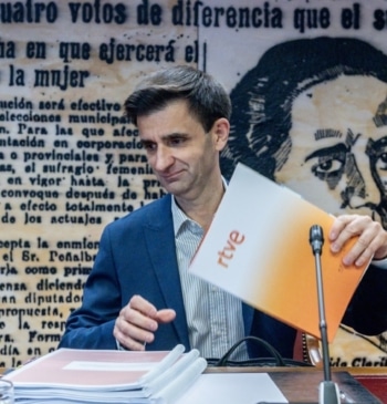 Cuando los tertulianos deciden levantarse de la mesa