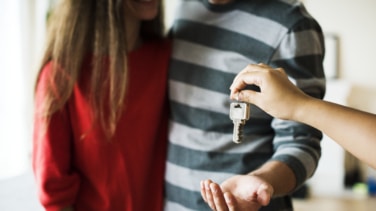 Esto es lo que tendrá que pagarte tu casero si se retrasa con la fianza cuando dejes el piso