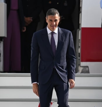 Sánchez carga contra Feijóo por llamar "cáncer" al absentismo: "Los derechos no [...]