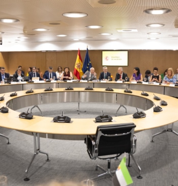 El Gobierno se abre a fijar un déficit a la carta para [...]