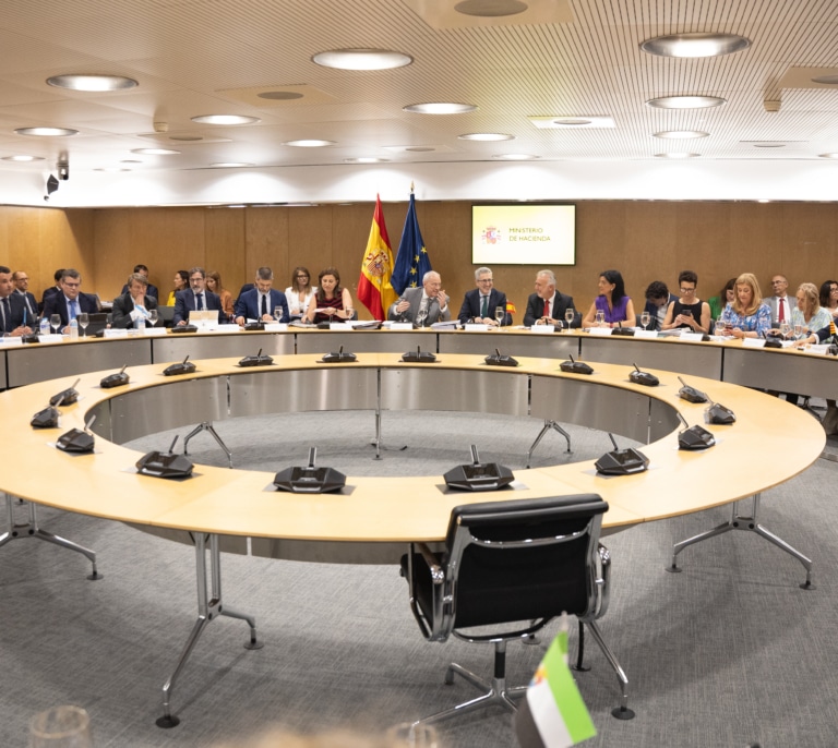 El Gobierno se abre a fijar un déficit a la carta para cada comunidad autónoma