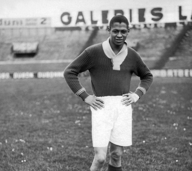 Señor Rajoy, el primer futbolista negro y francés debutó con Francia hace 95 años