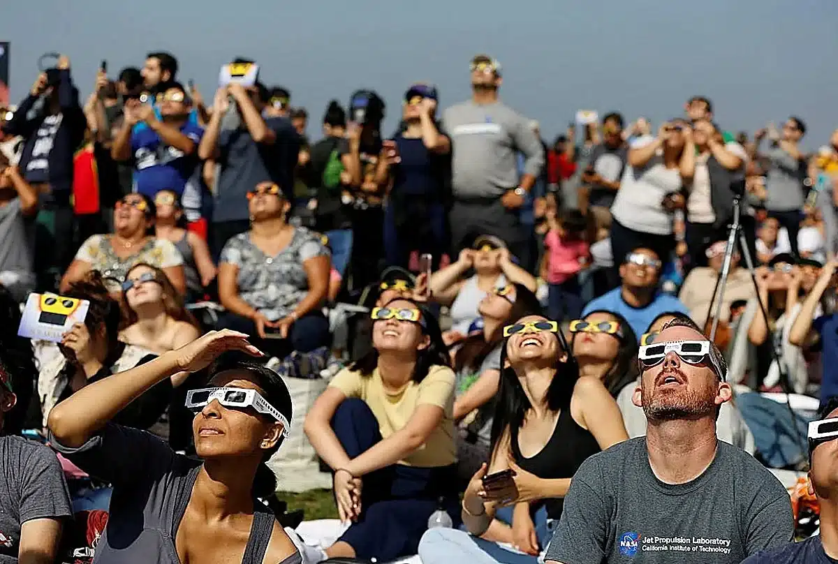 Guía completa para adquirir unas gafas certificadas de eclipse solar