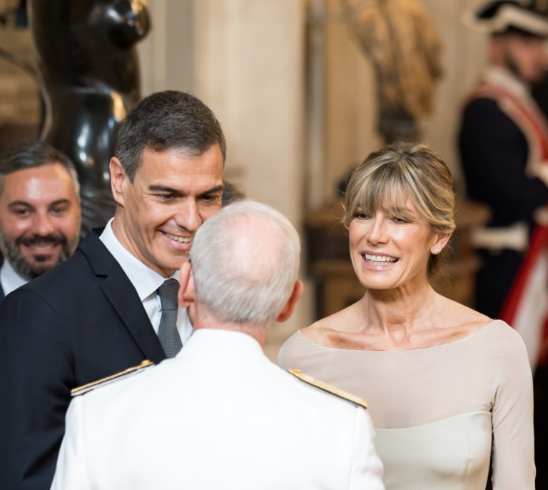 Gobierno y PSOE afilan sus críticas por el 'caso Begoña': es "una causa política" y una "persecución", pero "ayuda" electoralmente