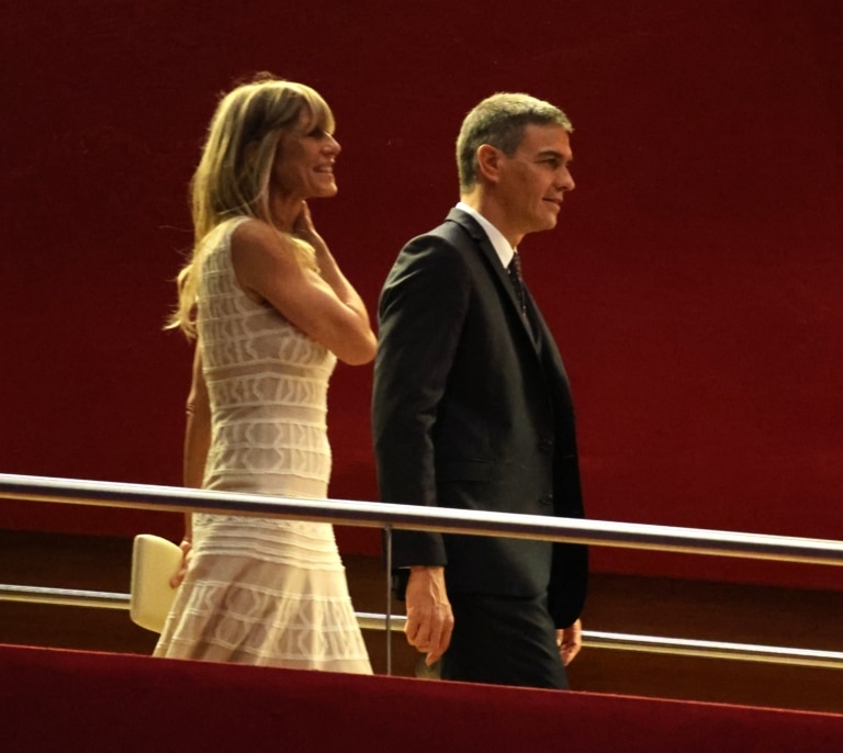 El Gobierno ve "incomprensible" que el juez permita viajar a Begoña Gómez a Londres pero no a la cumbre de la OTAN