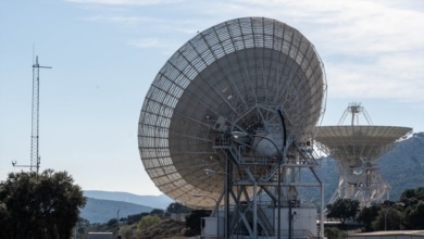 El centro de la NASA en Robledo de Chavela, bajo la amenaza de las llamas