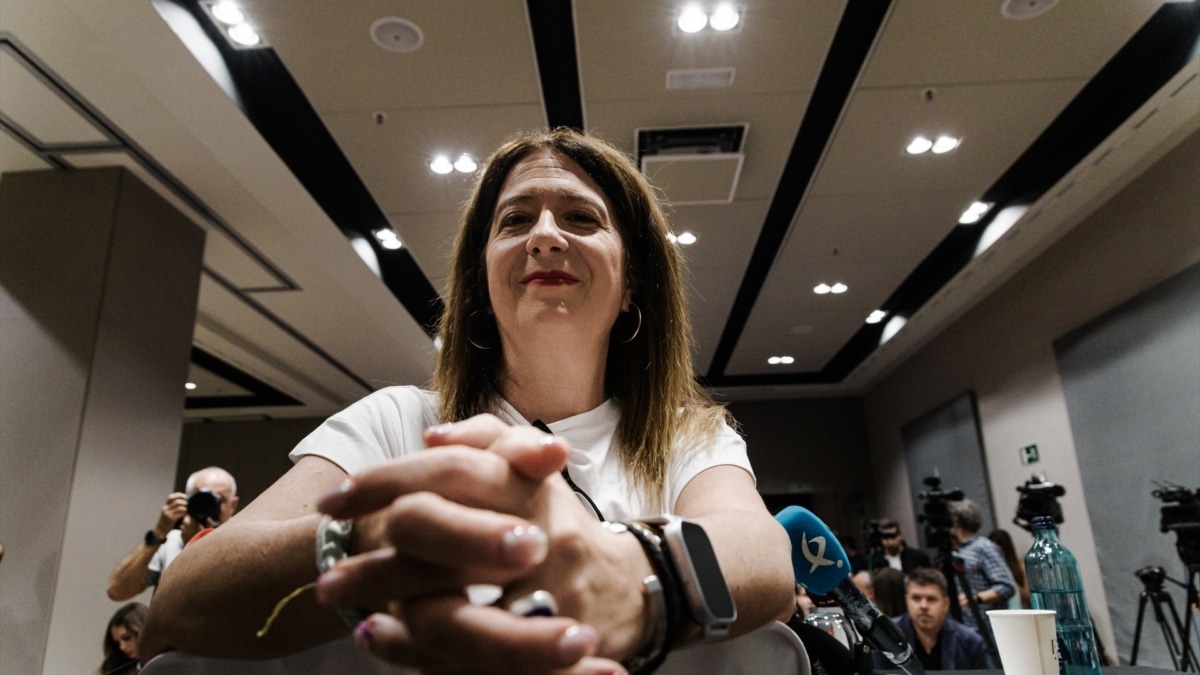 La exmilitante socialista Leire Díez durante una rueda de prensa