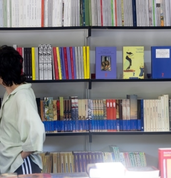 La Feria del Libro de Madrid despide a su directora, Eva Orúe: [...]