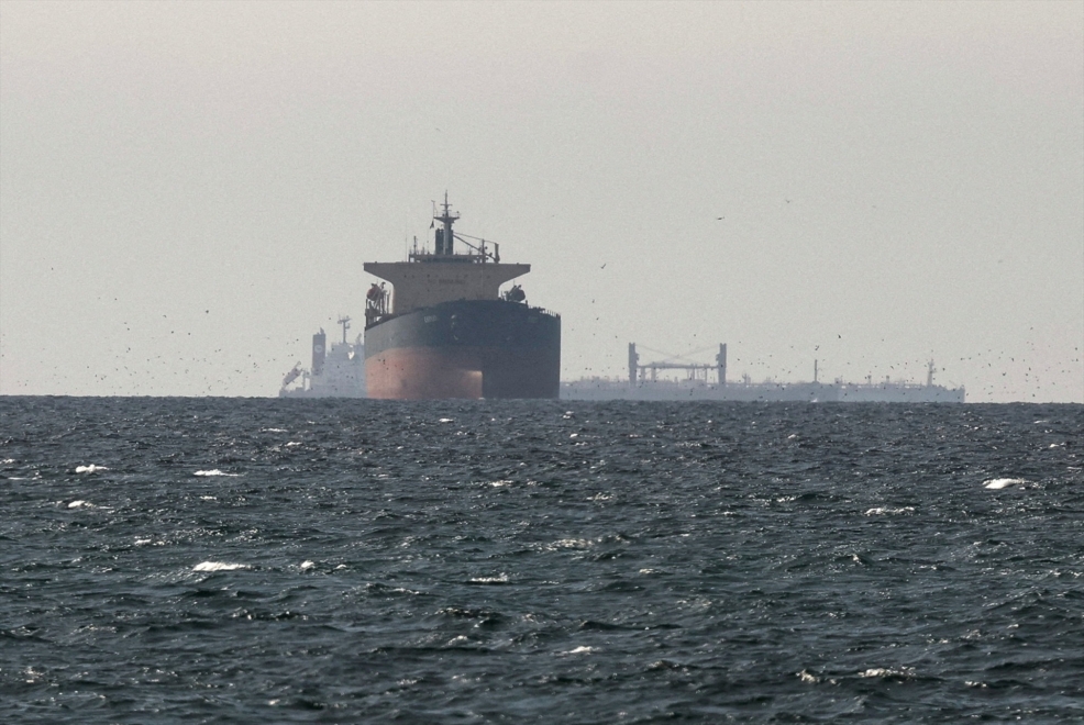 Barcos parados en el estrecho de Ormuz
