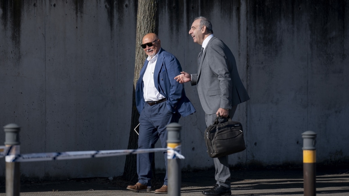 El exjefe de Asuntos Internos de la Policía Nacional, Marcelino Martín Blas (i), a su llegada a la Audiencia Nacional