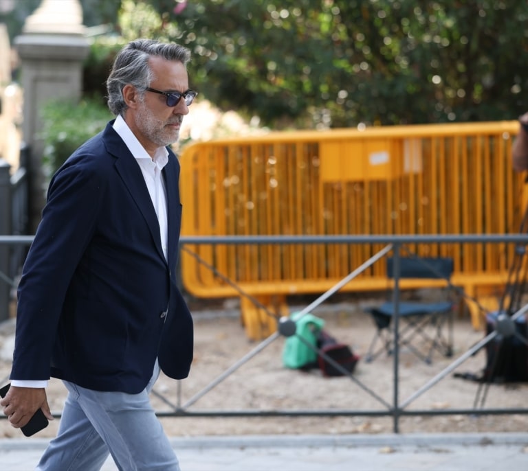 Un empresario de las 'cloacas' asegura que Leire le recomendó decir que iba "de parte de Cerdán" para conseguir licencias en Dos Hermanas