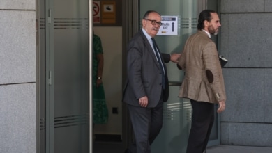 El exabogado de Ábalos asegura que Leire Díez se ofreció a pagarle a través de una sociedad ajena al exministro