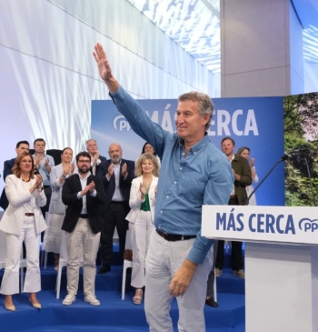 Feijóo pone de ejemplo a Luis de la Fuente y arremete contra [...]