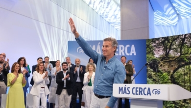 Feijóo pone de ejemplo a Luis de la Fuente y arremete contra los alcaldes que quieren que "pierda España"
