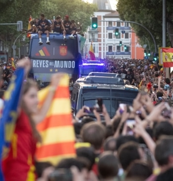 Un despliegue policial sin precedentes para blindar la locura por el Mundial