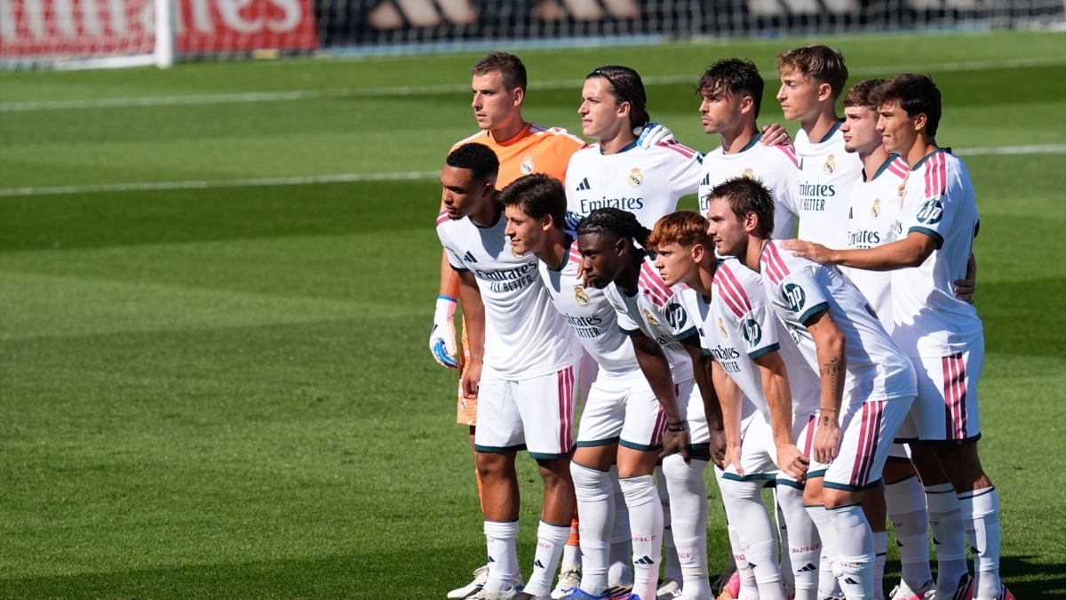 Jugadores del Real Madrid antes de un partido de entrenamiento