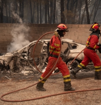 La España devastada se prepara para la reconstrucción mientras sigue la lucha [...]