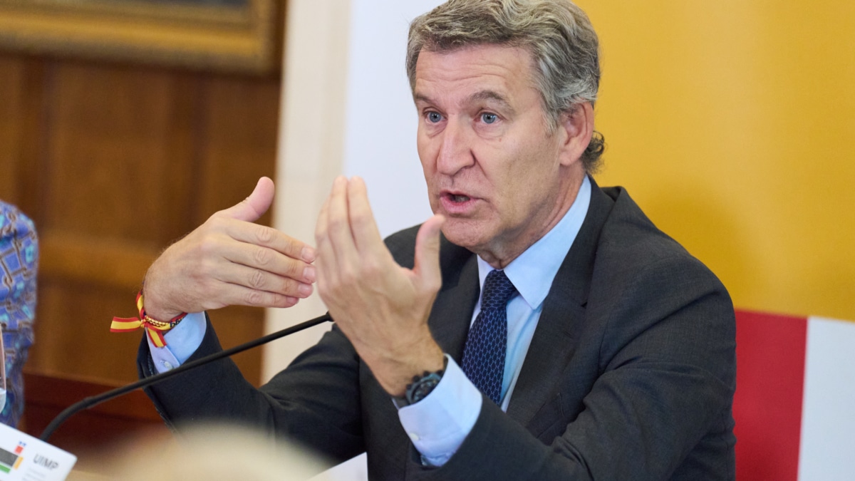 El presidente del PP, Alberto Núñez Feijóo, participa en el encuentro 'De la autonomía estratégica abierta a la independencia de la Unión Europea', en el marco de los cursos de la UIMP